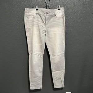 Maurice’s skinny jeans light grey.
